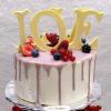 Hochzeitstorten-drip-cake-Love-2