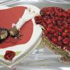 Hochzeitstorten-herz-Paar-Erdbeeren