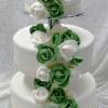 Hochzeitstorten-staender-rund-3-Etagen-grün-weiß