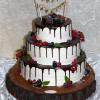 Hochzeitstorten-drip-cake-schoko-Beeren