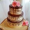 Hochzeitstorten-drip-cake-3-Etagen-Holz